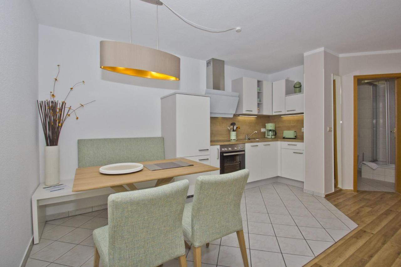 Ferienwohnung Mit Balkon, Gratis Nutzung Vom Ahoi Erlebnisbad Und Sauna In Sellin - Haus Strandeck Fewo 07 Goehren  Room photo