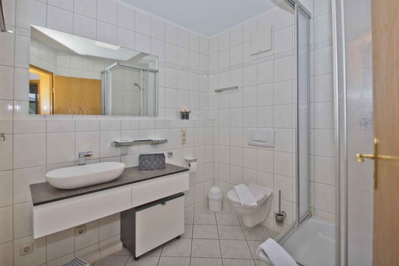 Ferienwohnung Mit Balkon, Gratis Nutzung Vom Ahoi Erlebnisbad Und Sauna In Sellin - Haus Strandeck Fewo 07 Goehren  Exterior photo